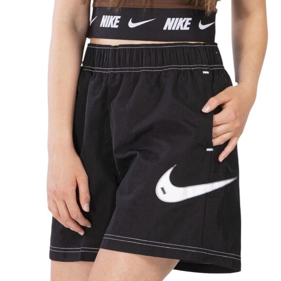Nike Women's Swoosh Woven Easy Shorts Black Size XS DM6752-010 - Picture 1 of 9